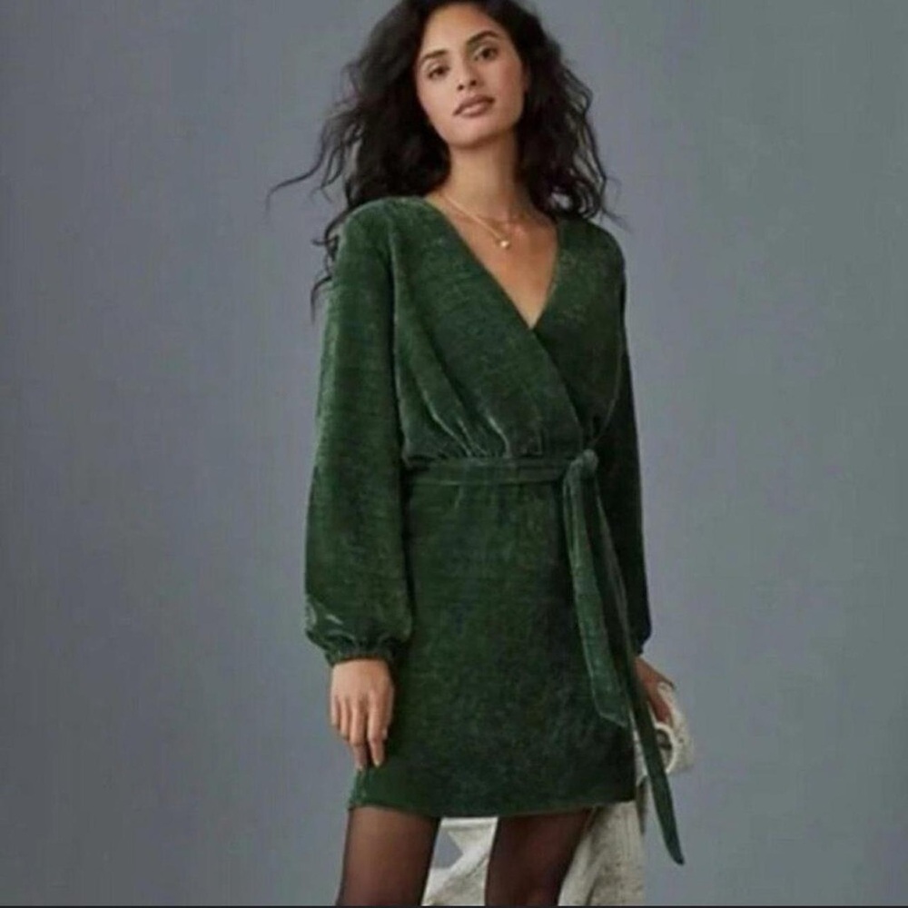 NWT Anthropologie Green Knit Velvet Indie Luxury V Front Belt Dress, Size S.